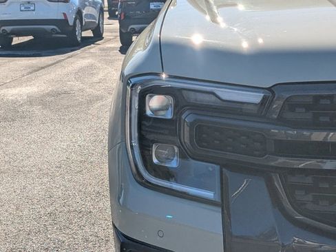 New 2025 Ford Ranger Lariat w/ FX4 Off-Road Package image 12