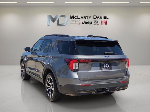 Used 2025 Ford Explorer ST-Line AWD/4WD image 4