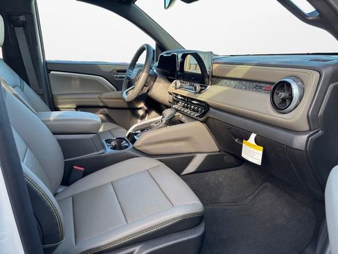 New 2026 Chevrolet Colorado ZR2 w/ Off-Road Front Bumper Package image 15