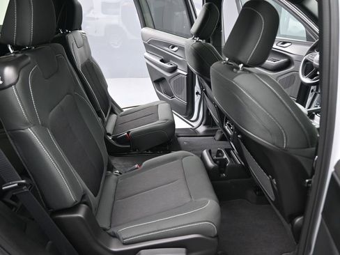 New 2026 Jeep Grand Cherokee L Laredo image 24