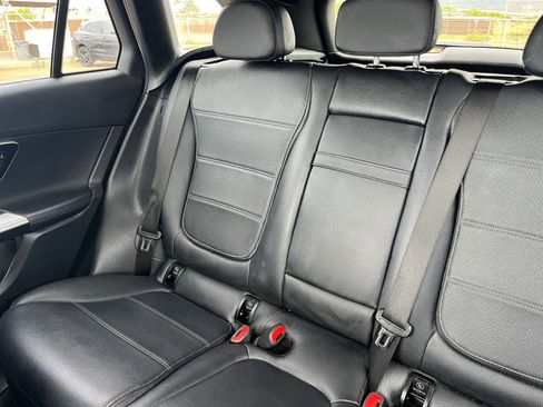 Used 2024 Mercedes-Benz GLC 300 image 39