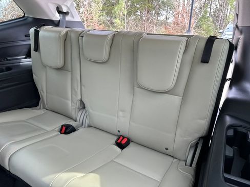 Used 2022 Subaru Ascent Limited w/ Technology Package image 32