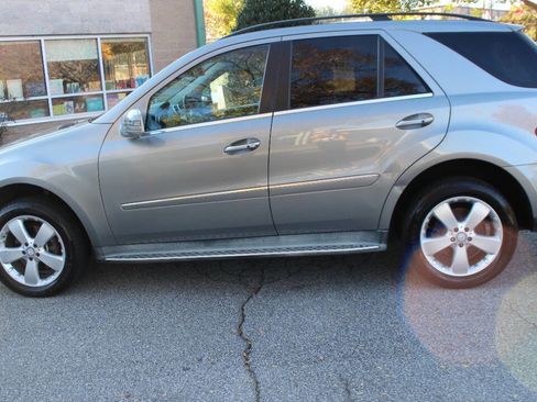 Used 2011 Mercedes-Benz ML 350 2WD image 21
