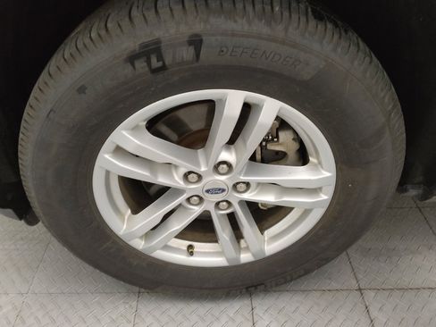 Used 2020 Ford Explorer XLT w/ Equipment Group 202A AWD/4WD image 31