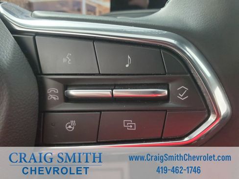 Used 2025 Chevrolet Equinox LT w/ Safety and Technology Package image 17