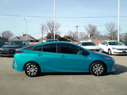 Used 2021 Toyota Prius Prime XLE image 5