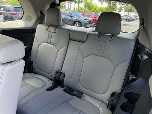 Used 2025 Honda Pilot Touring image 41