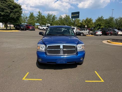 Used 2007 Dodge Dakota SLT w/ Sun & Wheel Value Group AWD/4WD image 2