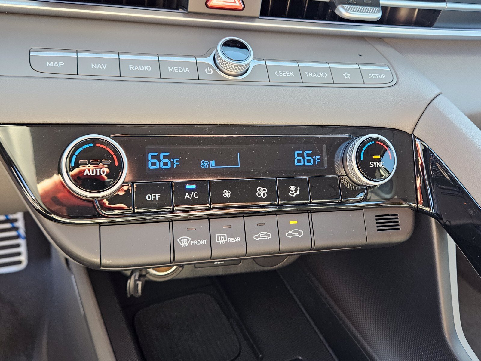 New 2026 Hyundai Elantra SEL FWD image 21