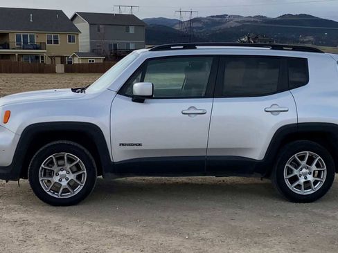 Certified 2019 Jeep Renegade Latitude image 5