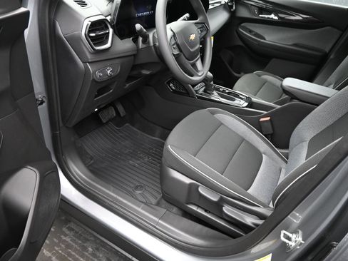 New 2026 Chevrolet TrailBlazer LT w/ Driver Confidence Package FWD image 14