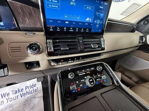 Used 2023 Lincoln Navigator L Reserve AWD/4WD image 25