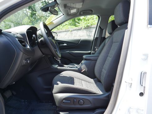 Certified 2024 Chevrolet Equinox LT AWD/4WD image 13
