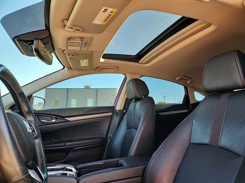 Used 2020 Honda Civic Touring image 7