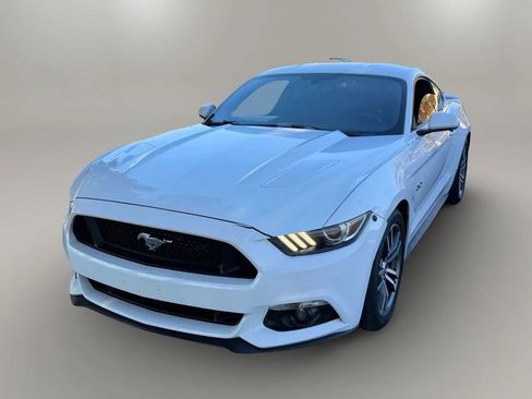 Used 2015 Ford Mustang GT RWD image 7
