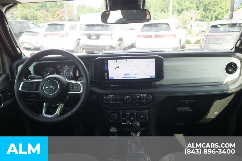 Used 2024 Jeep Wrangler Unlimited Sahara AWD/4WD image 20