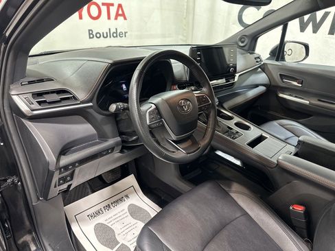 Used 2024 Toyota Sienna XSE w/ XSE Plus Package image 23