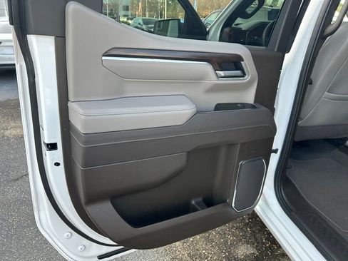 Used 2025 GMC Sierra 1500 SLT image 20