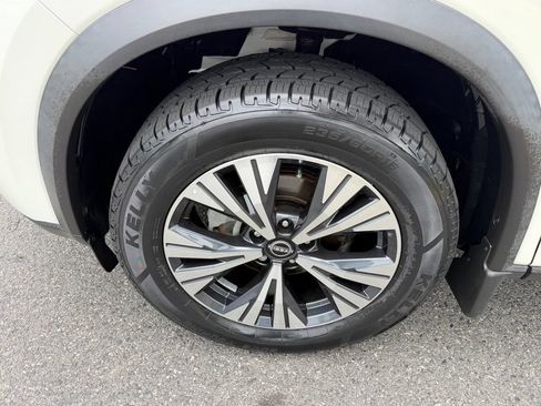 Used 2023 Nissan Rogue SV AWD/4WD image 13