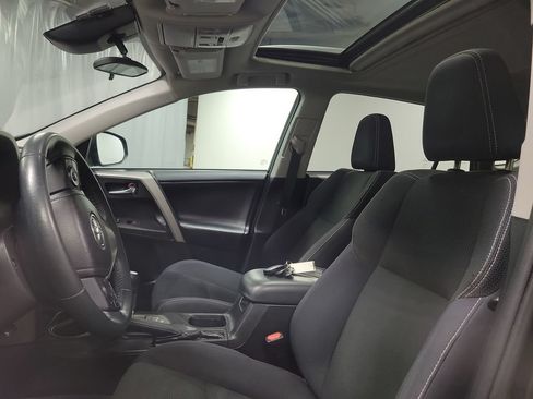 Used 2018 Toyota RAV4 XLE AWD/4WD image 15