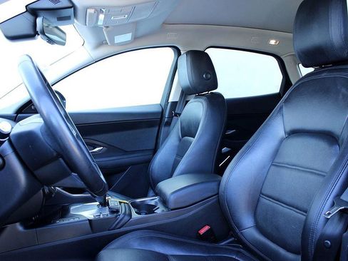 Used 2019 Jaguar E-PACE S image 12