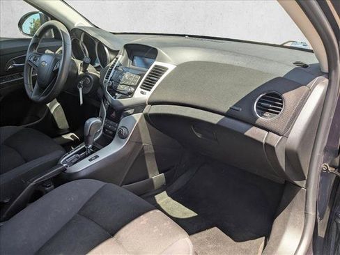 Used 2015 Chevrolet Cruze LT FWD image 19