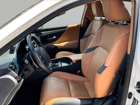 Used 2023 Lexus ES 300h Ultra Luxury w/ Accessory Package (Z1) FWD image 8