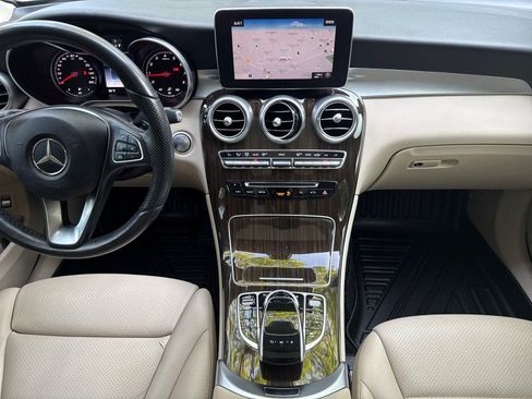 Used 2017 Mercedes-Benz GLC 300 4MATIC w/ Premium 2 Package image 21