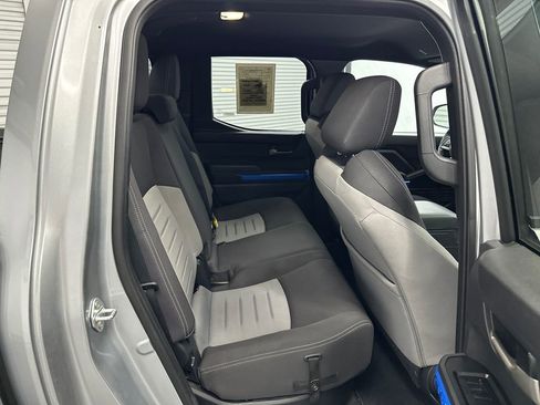 Used 2025 Toyota Tacoma TRD Off-Road image 15