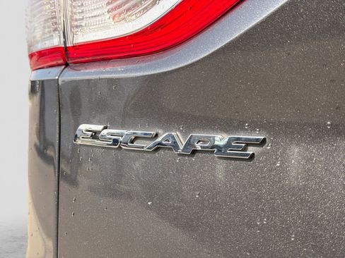Used 2015 Ford Escape SE w/ Equipment Group 201A AWD/4WD image 15