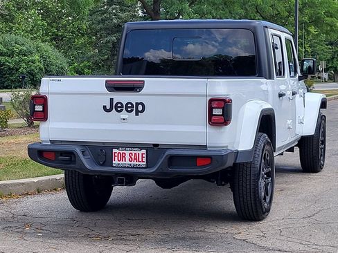 Used 2022 Jeep Gladiator Sport AWD/4WD image 5