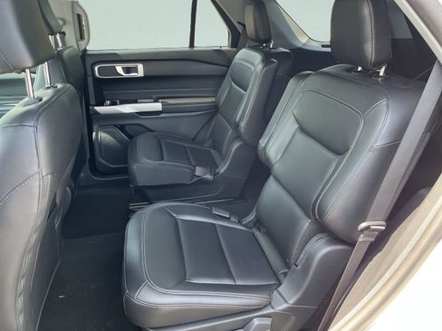 Used 2024 Ford Explorer XLT w/ Equipment Group 202A AWD/4WD image 30