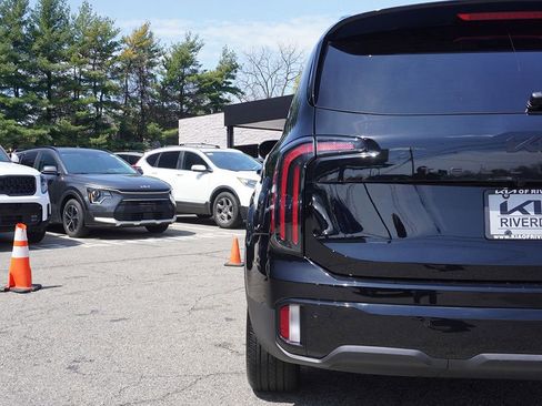 Used 2025 Kia Telluride EX X-Line image 17