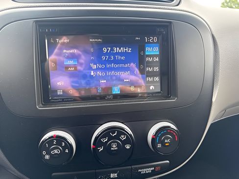 Used 2014 Kia Soul + FWD image 8