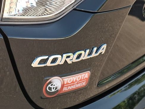 Certified 2025 Toyota Corolla LE FWD image 31