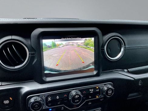 Used 2022 Jeep Wrangler Unlimited Rubicon 4xe w/ Cold Weather Group AWD/4WD image 27