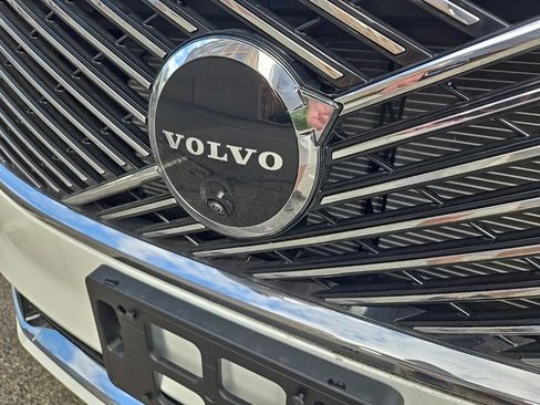 New 2025 Volvo XC90 T8 Ultra image 4