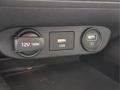 Certified 2023 Hyundai Elantra Limited image 24