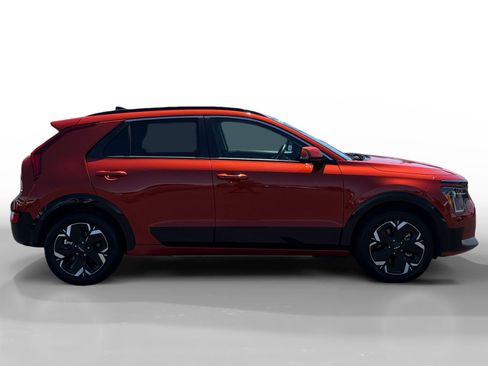 Used 2023 Kia Niro Wind FWD image 6