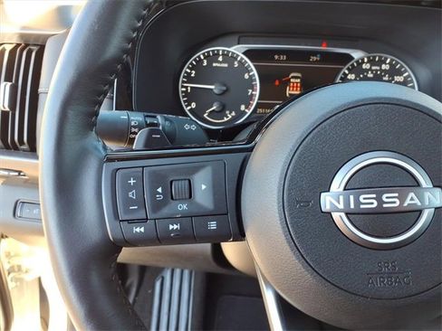 Certified 2024 Nissan Pathfinder SL image 9