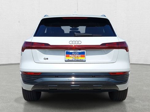 Used 2024 Audi Q8 e-tron Premium Plus w/ Premium Plus Package AWD/4WD image 6