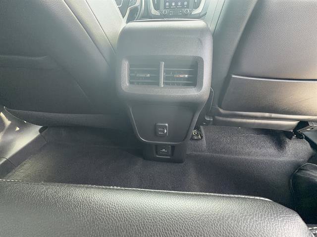 Used 2024 GMC Terrain SLT AWD/4WD image 20