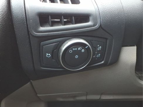 Used 2018 Ford Focus SE image 17