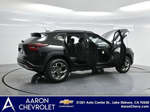 New 2026 Chevrolet Trax LT w/ Sunroof Package image 4