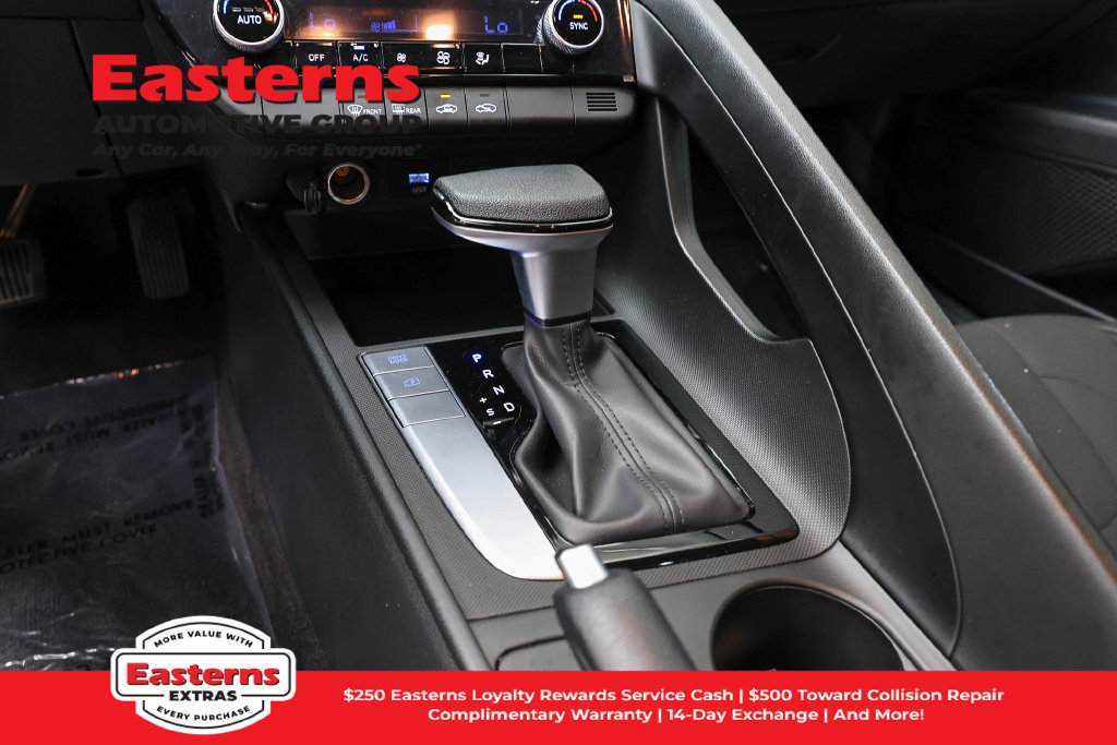 Used 2024 Hyundai Elantra SEL FWD image 13