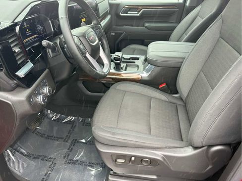 Used 2025 GMC Sierra 1500 Elevation w/ Preferred Package AWD/4WD image 9
