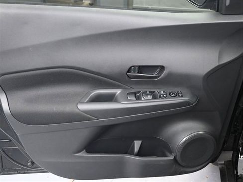 Used 2025 Nissan Kicks Play S image 11