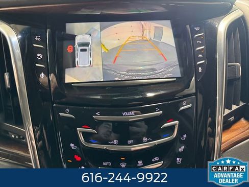 Used 2016 Cadillac Escalade Luxury AWD/4WD image 15
