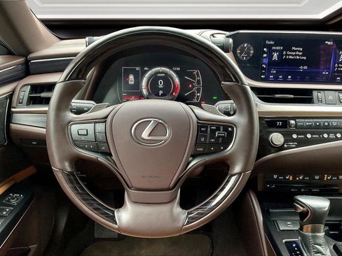 Used 2021 Lexus ES 250 w/ Luxury Package image 5