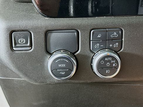 Used 2025 GMC Sierra 1500 SLT image 15